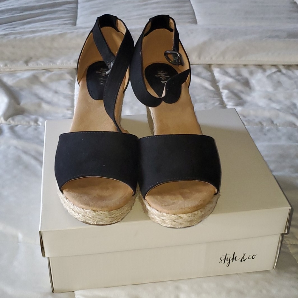 Wedge sandals